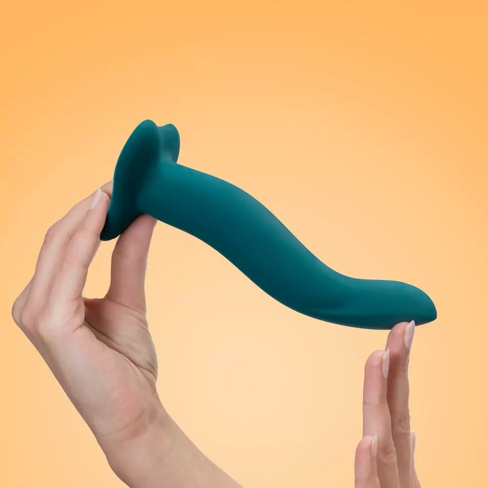 limba-flex_m_dildo_handshot_1080x