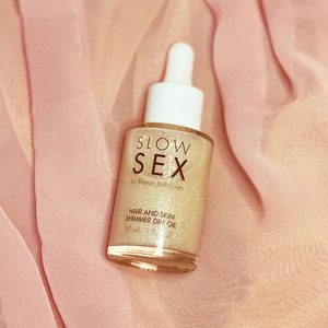 Суха олія-шимер для волосся та тіла Bijoux Indiscrets Slow Sex Hair and skin shimmer dry oil