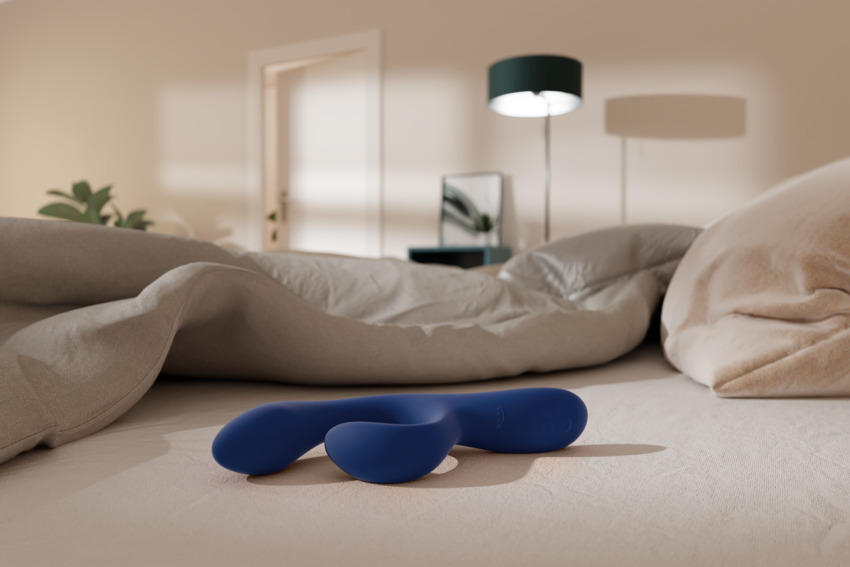 Смарт вібратор-кролик We-Vibe Nova Midnight Blue, ергономічний, регульований кут нахилу стовбура