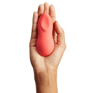 Потужний мінівібромасажер Touch X Crave Coral by We-Vibe, зручно поєднувати з проникним сексом