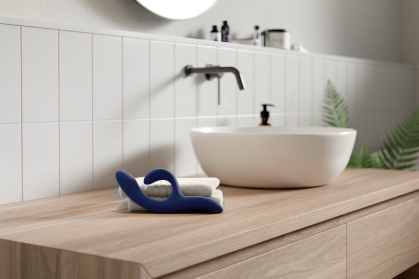 Смарт вібратор-кролик We-Vibe Nova Midnight Blue, ергономічний, регульований кут нахилу стовбура