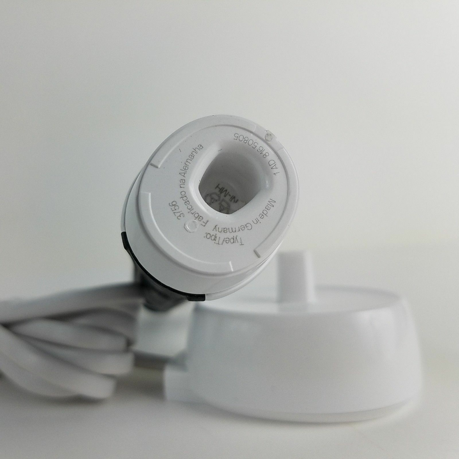 Електрична зубна щітка Braun Oral-B PRO 1000 Cross Action