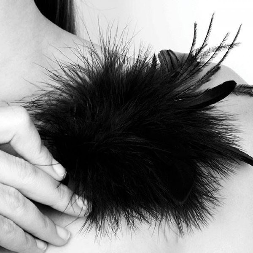 Мітелка Bijoux Indiscrets Pom Pom – feather tickler