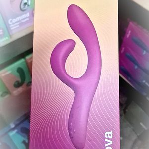 Смарт вібратор-кролик We-Vibe Nova Fuchsia, ергономічний, регульований кут нахилу стовбура