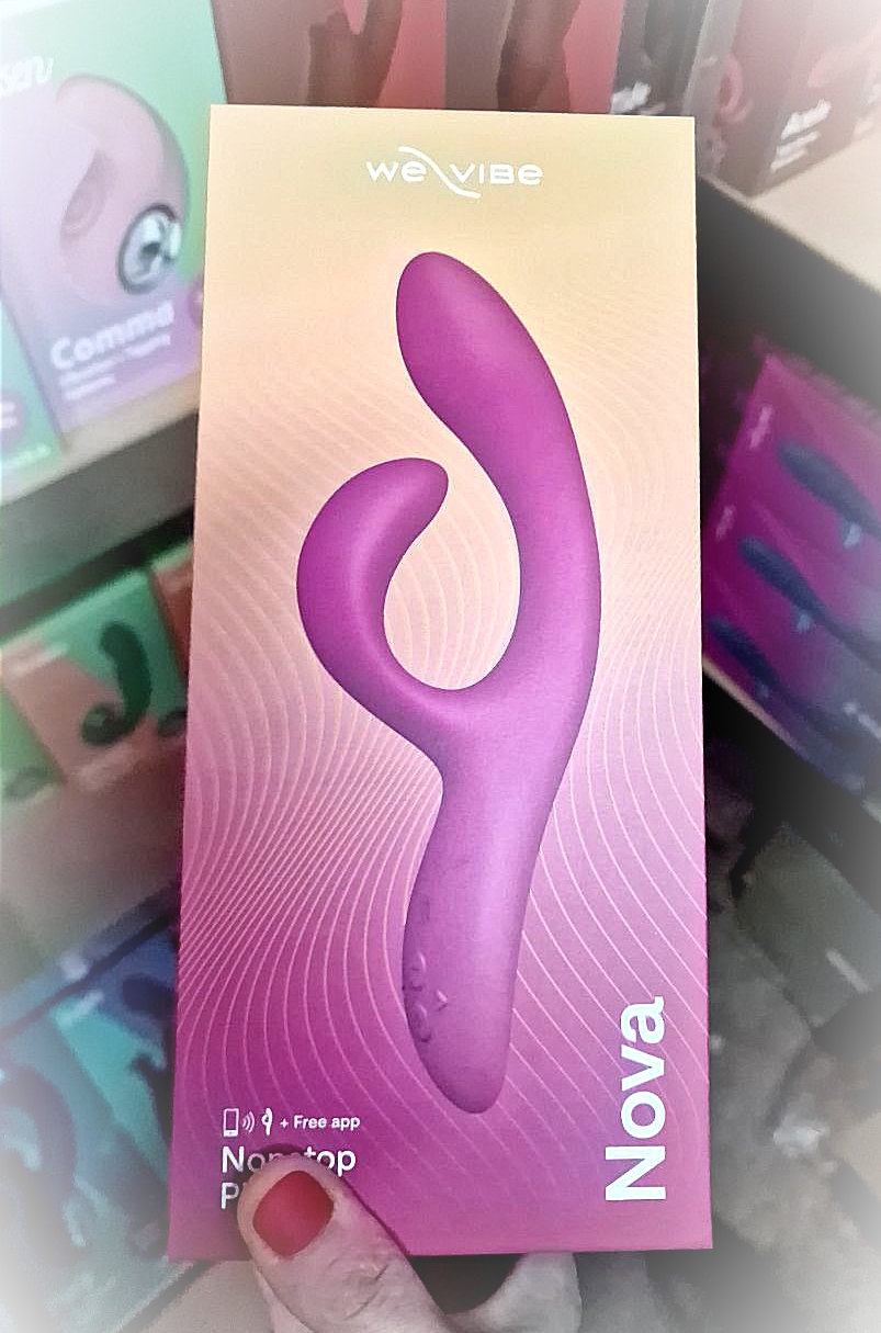 Смарт вібратор-кролик We-Vibe Nova Fuchsia, ергономічний, регульований кут нахилу стовбура