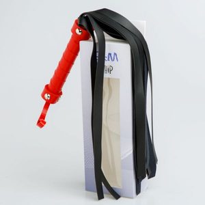 F61426 батіг з екошкіри з червоною рукояткою FLOGGER BLACK / RED